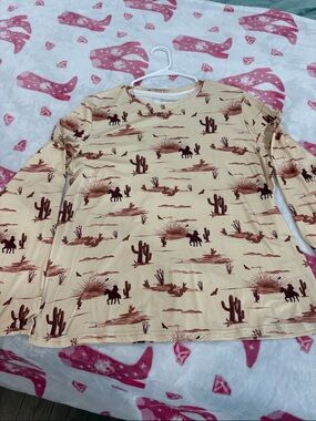 SHEIN Cream Long-Sleeve Desert Print Tee with Brown Motifs